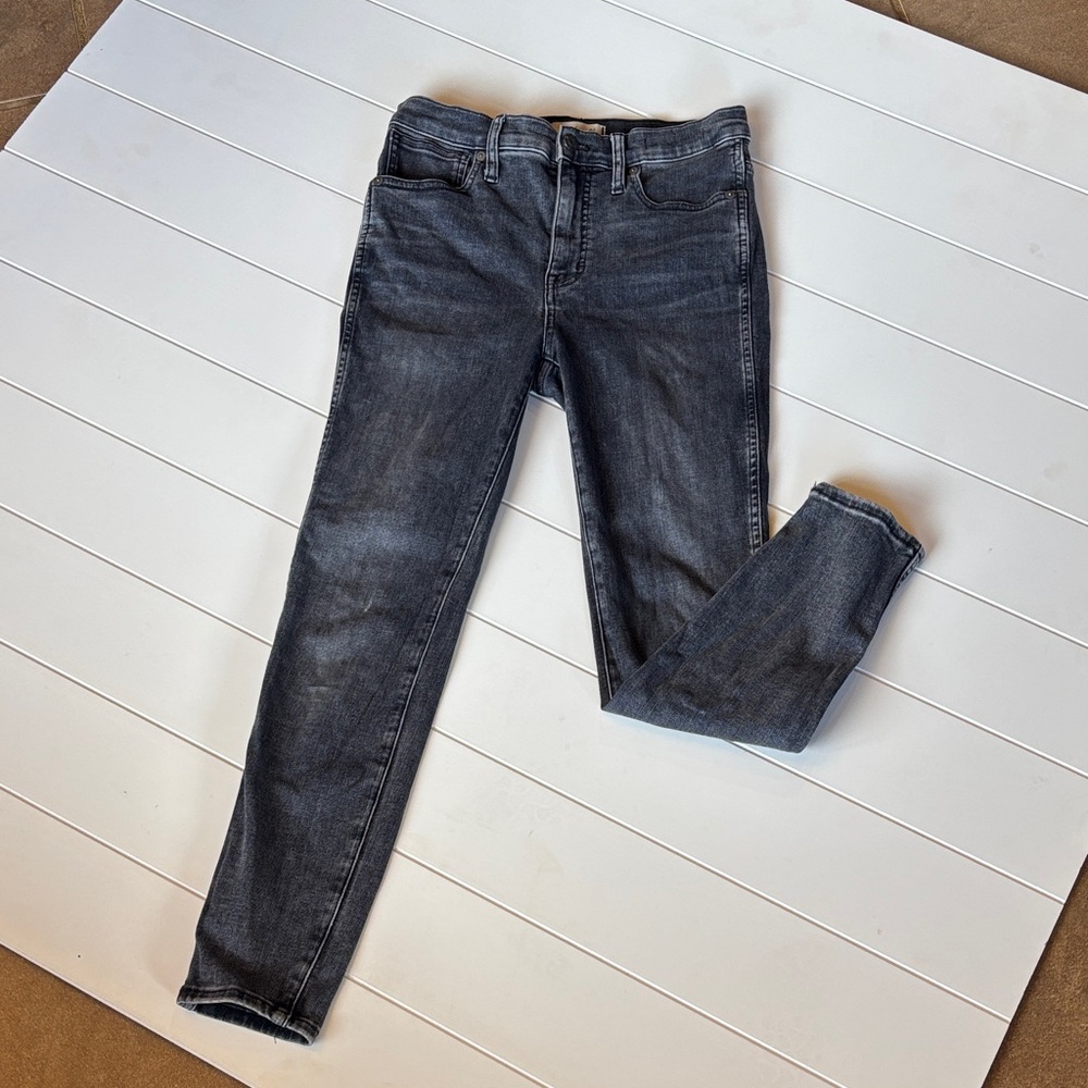 Madewell 10” High Rise Skinny Cropped charcoal Jeans! Size 27